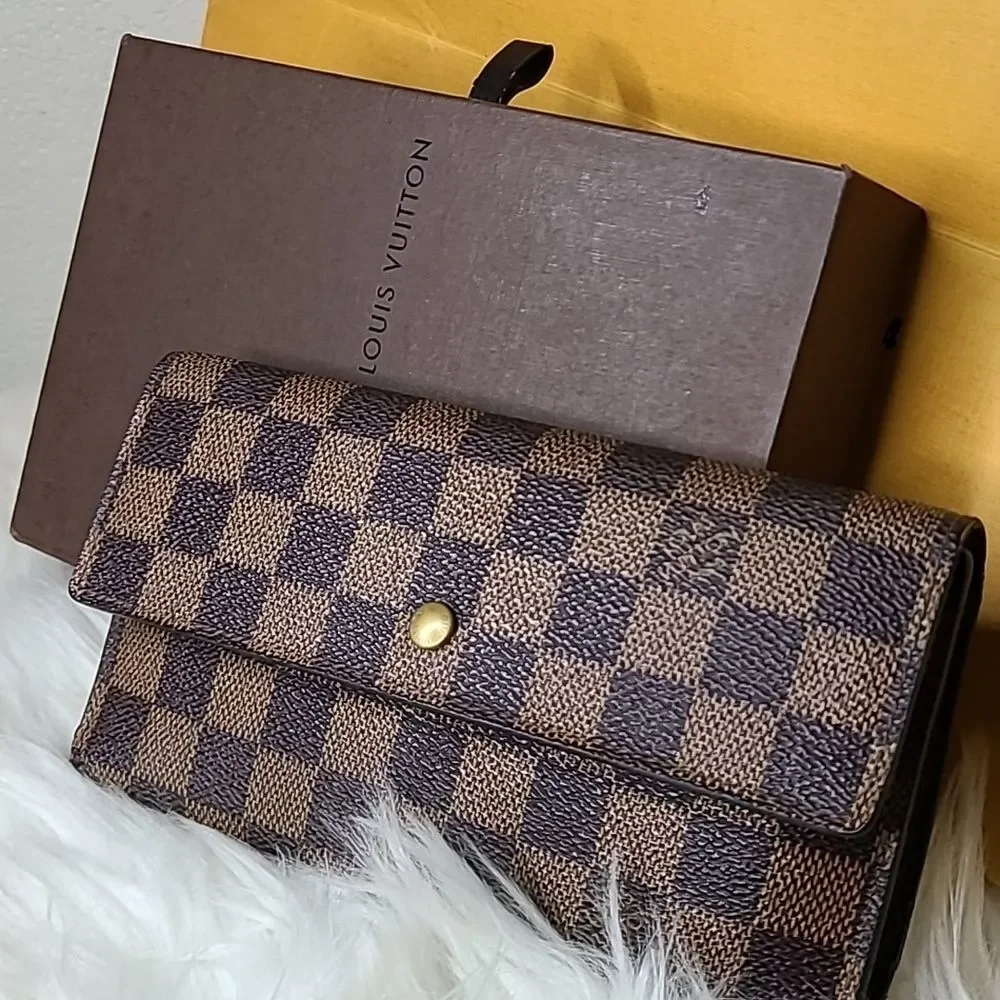 💯 Authentic Louis vuitton DE Long Wallet 🍀